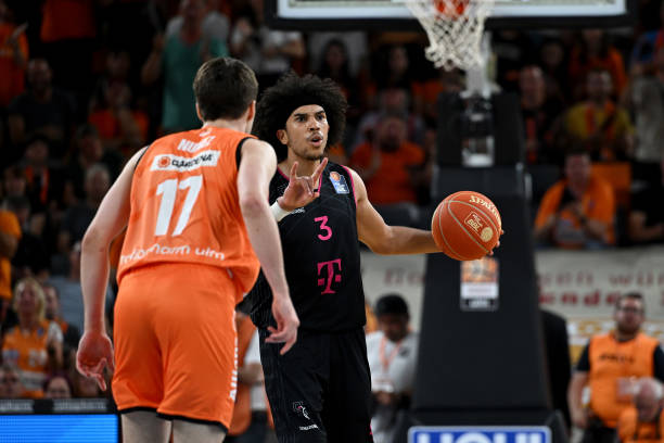 硬防守成功 硬防守成功